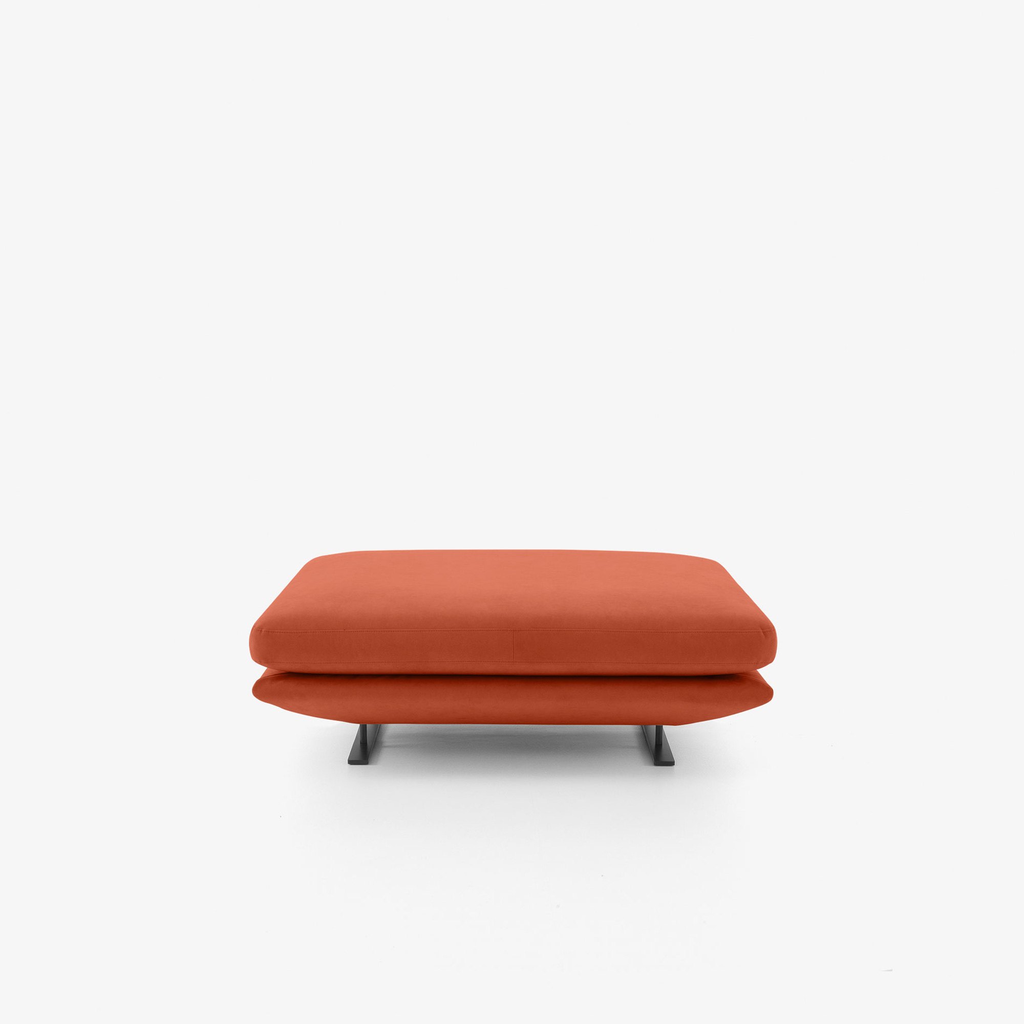 Пуф Ligne Roset Prado в интерьере