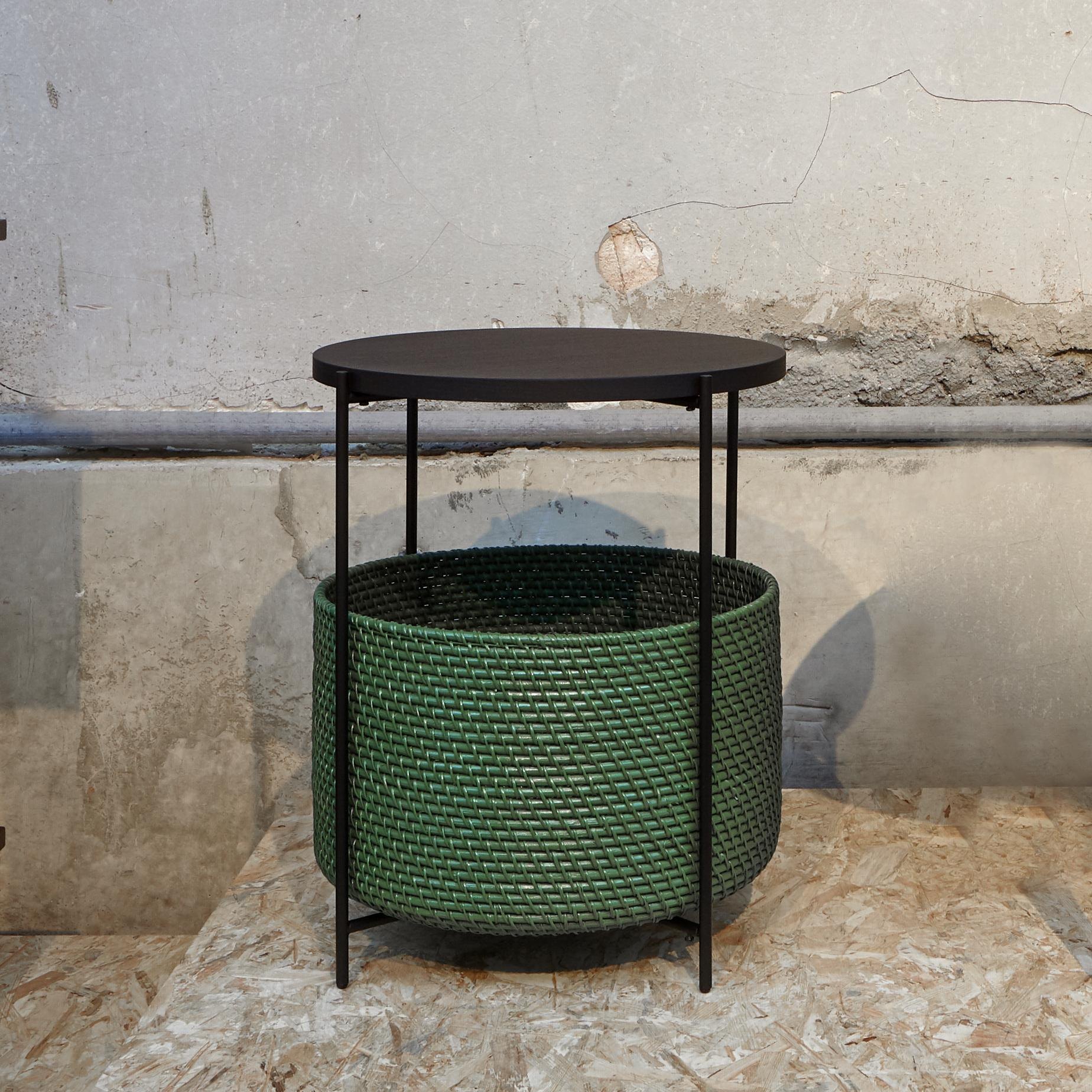 Угловой столик Ligne Roset Cestino в интерьере