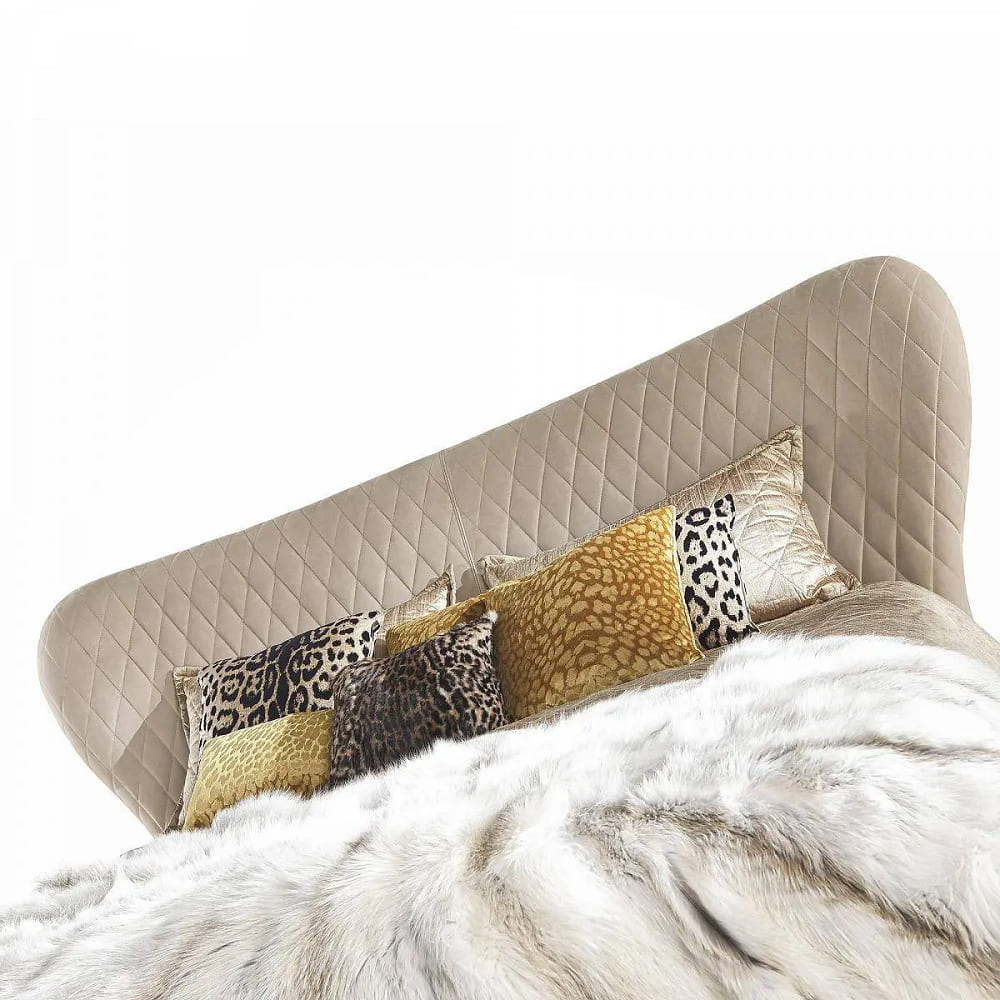 Кровать ROBERTO CAVALLI Grace в интерьере