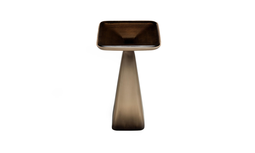Угловой столик Holly Hunt Goblet