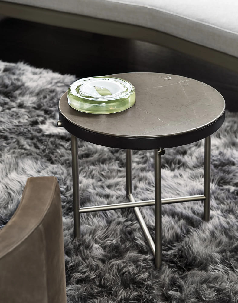 Угловой столик Minotti Torii в интерьере
