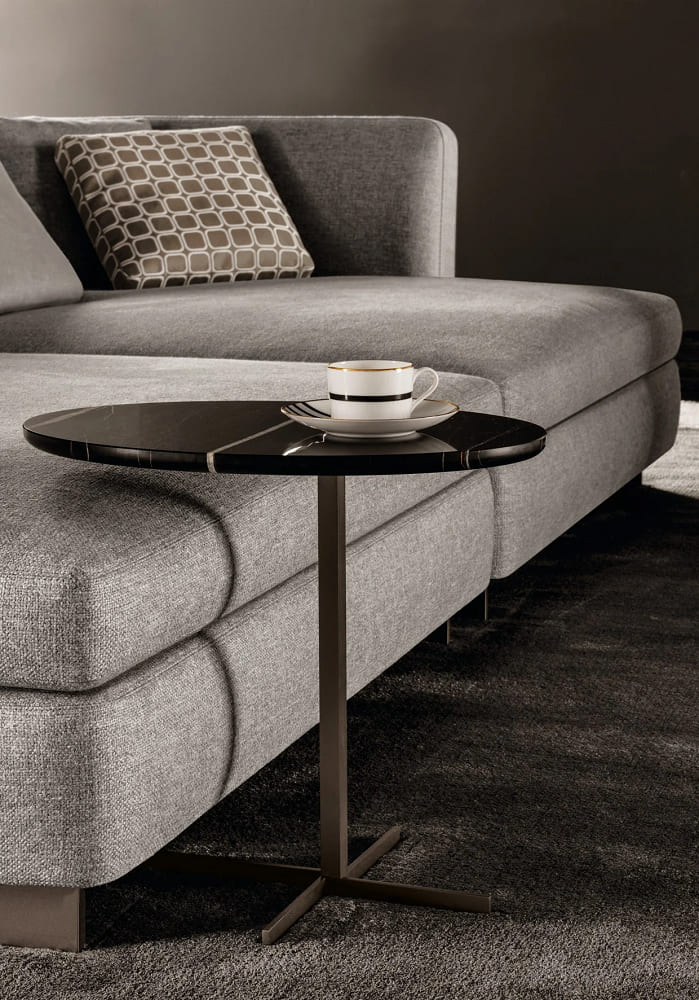 Угловой столик Minotti Joy Jut Out в интерьере