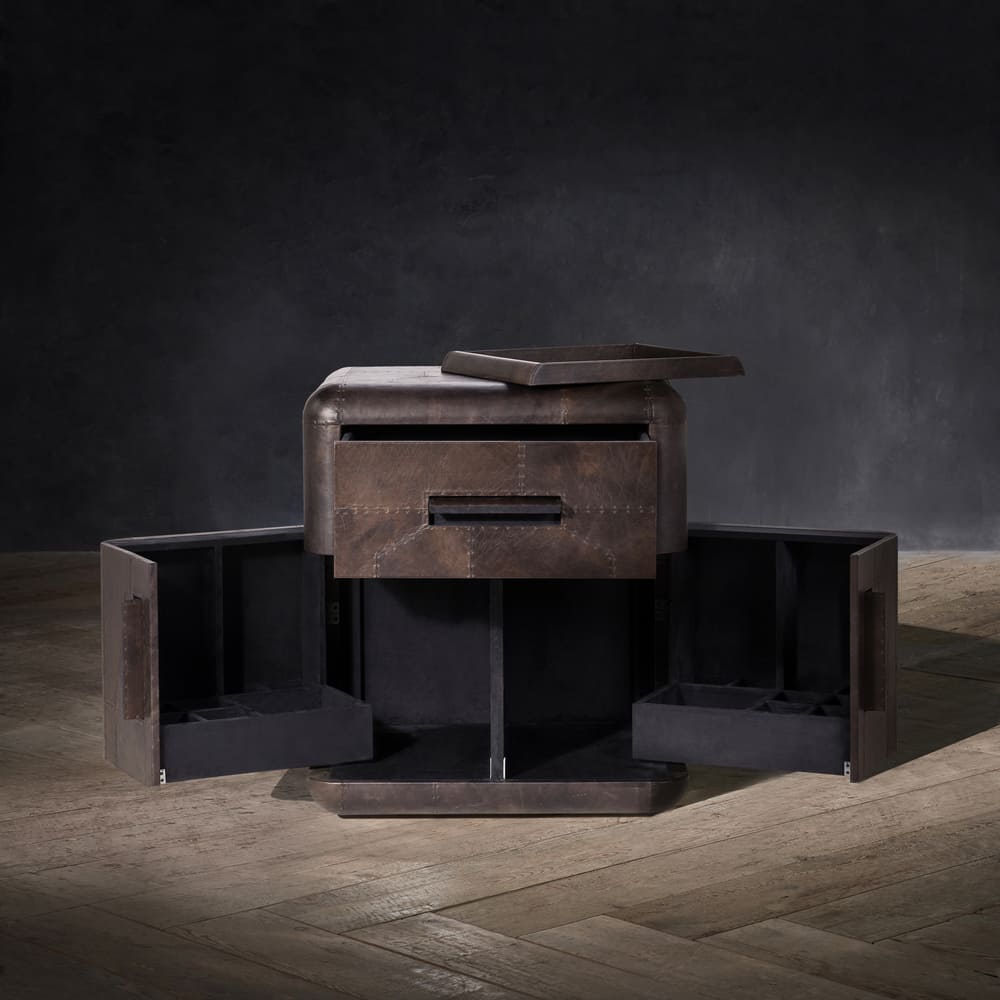 Прикроватная тумба Timothy Oulton Hudson в интерьере