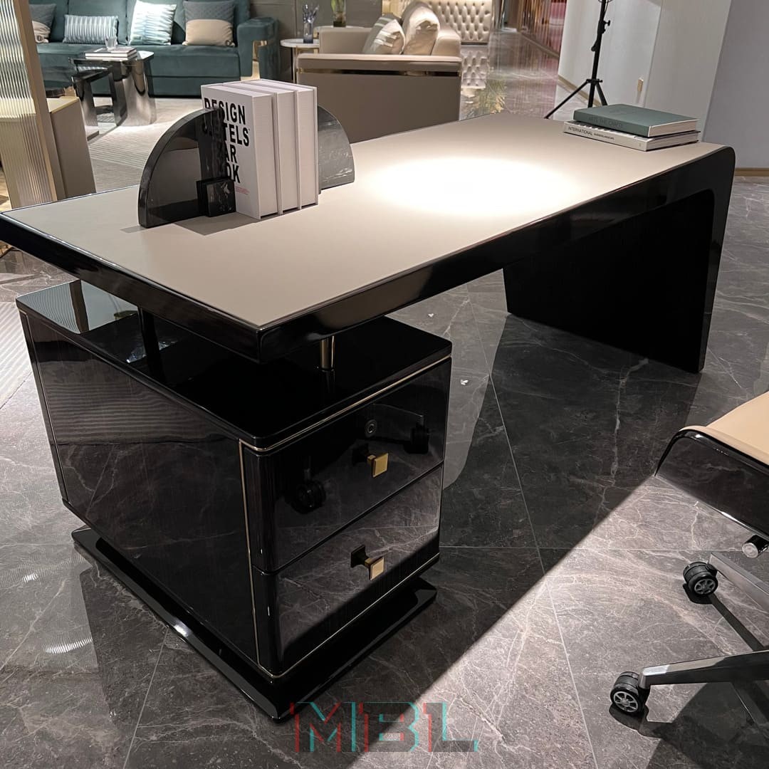 Письменный стол Fendi 1900х750х760 в интерьере