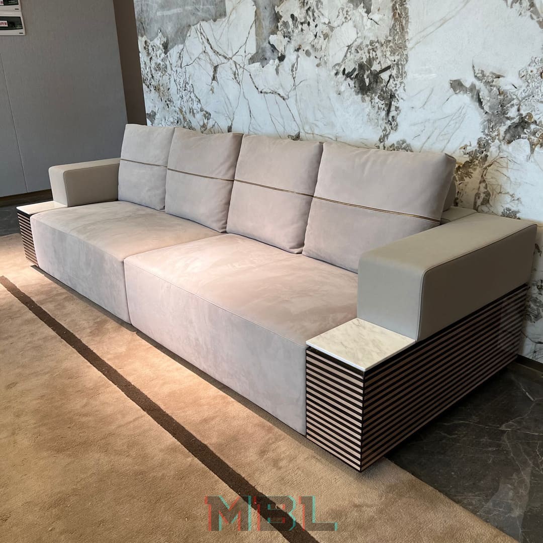 Диван Fendi, серый в интерьере
