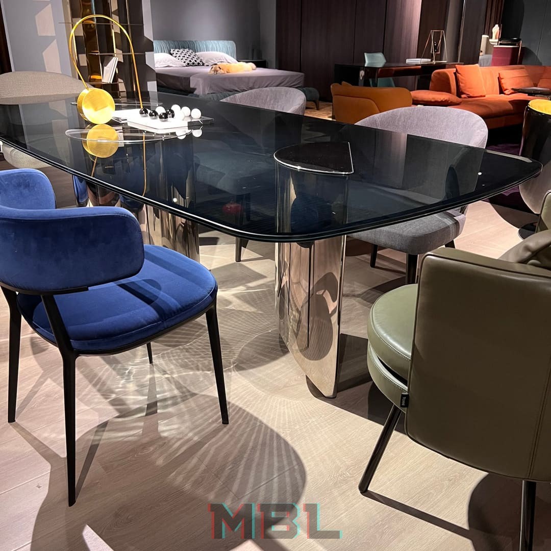 Стул Minotti, синий в интерьере