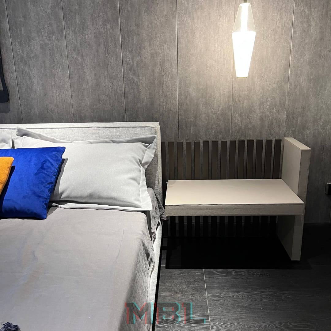 Кровать Minotti, серый в интерьере