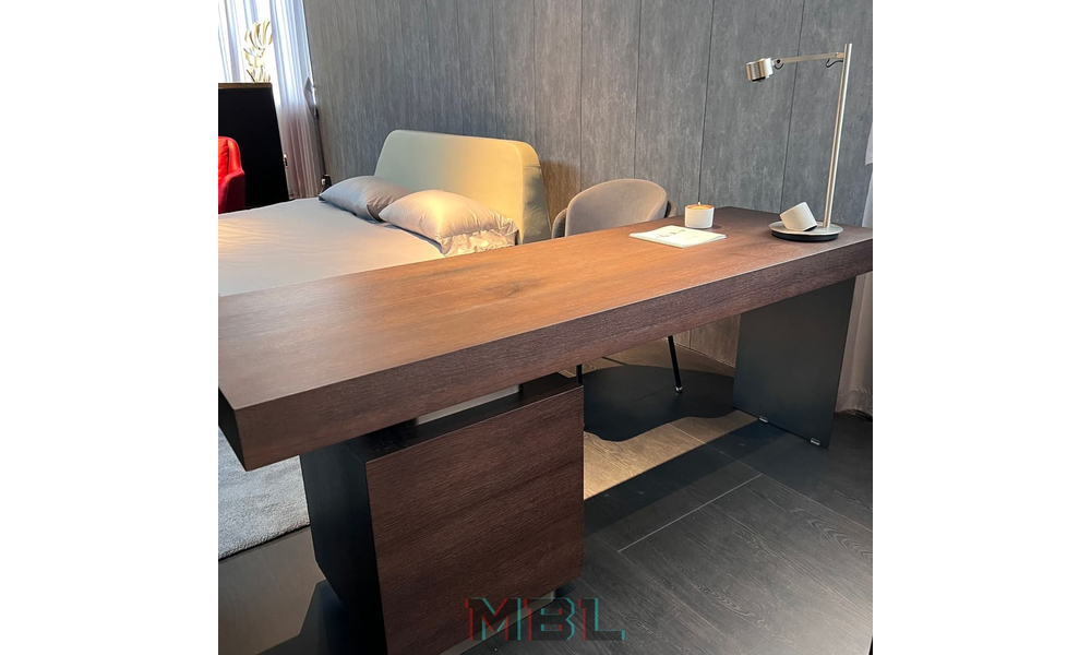 Письменный стол Minotti, натуральное дерево
