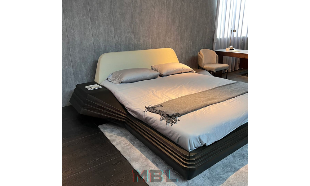Кровать Minotti, натуральное дерево