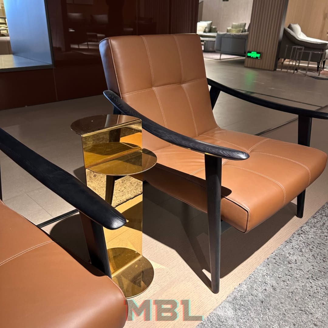 Кресло Minotti 820х930х760, кожа в интерьере