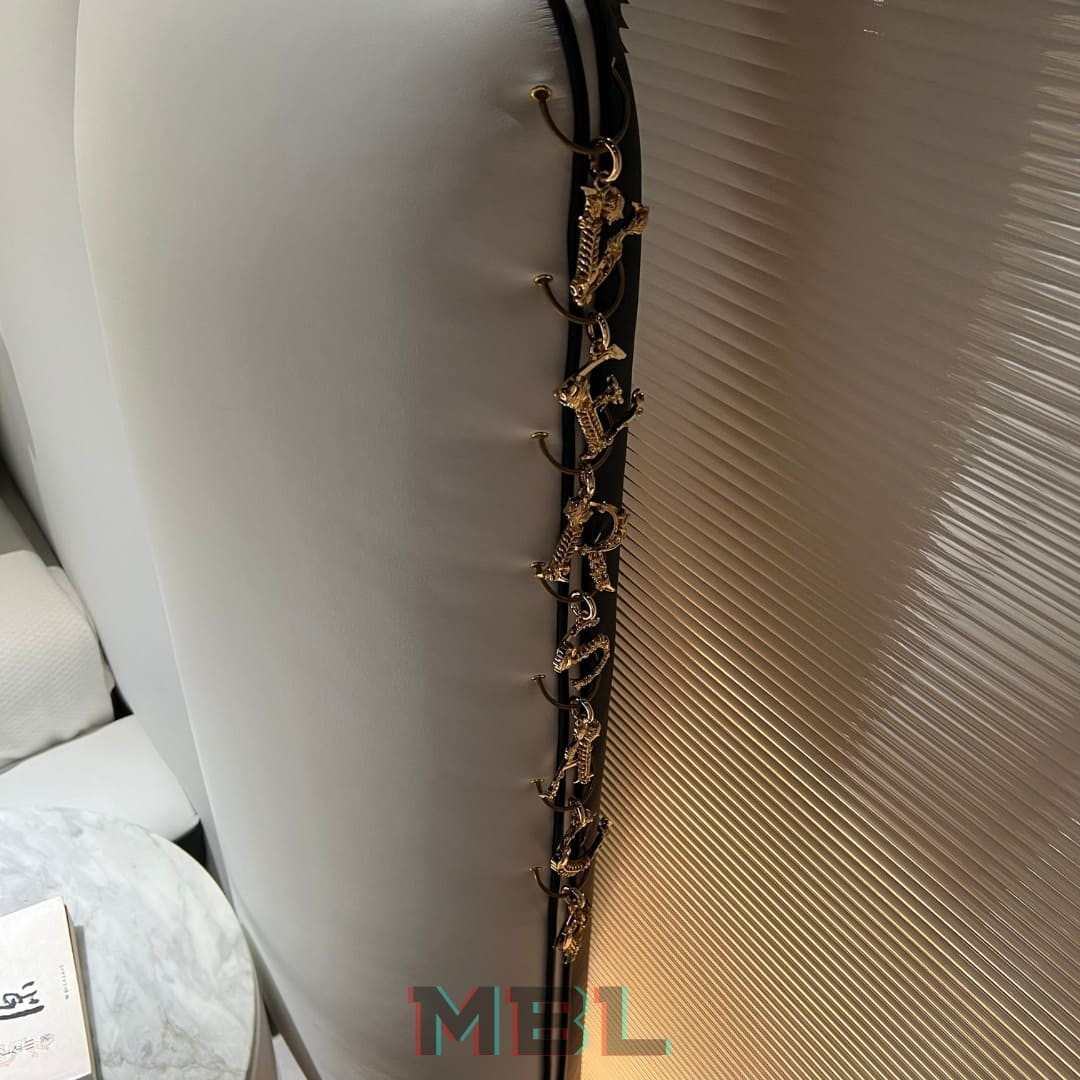 Кровать Versace 3280х2420х1300 в интерьере