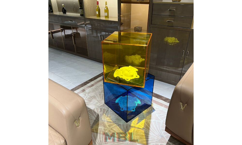 Угловой столик Versace 450х450х470