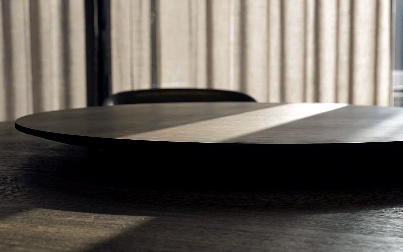 Поднос Minotti Turner в интерьере