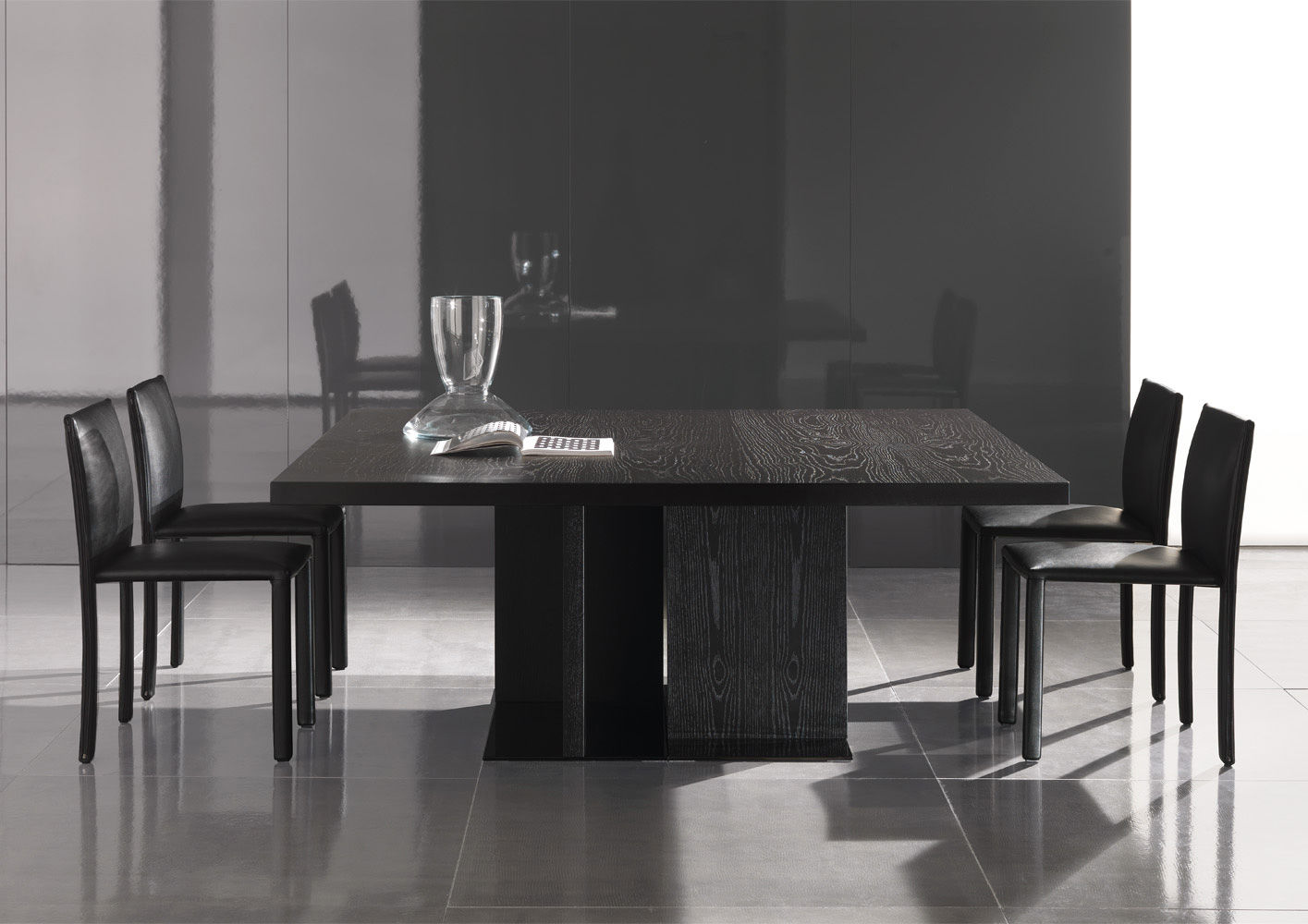 Обеденный стол Minotti Toulouse в интерьере