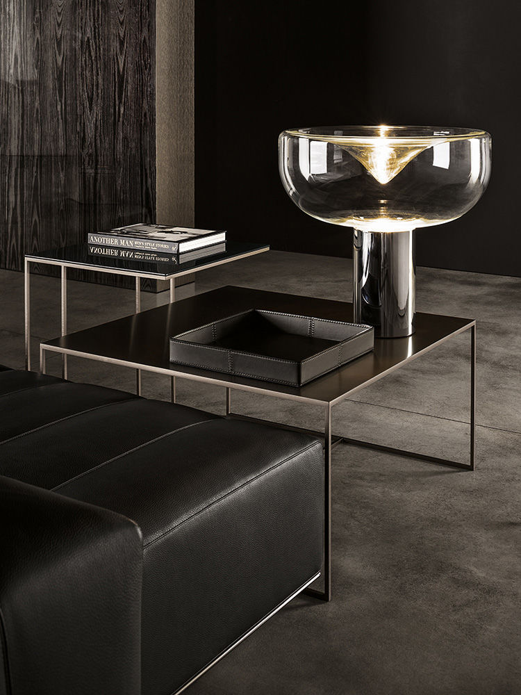 Угловой столик Minotti Leger Bronze в интерьере