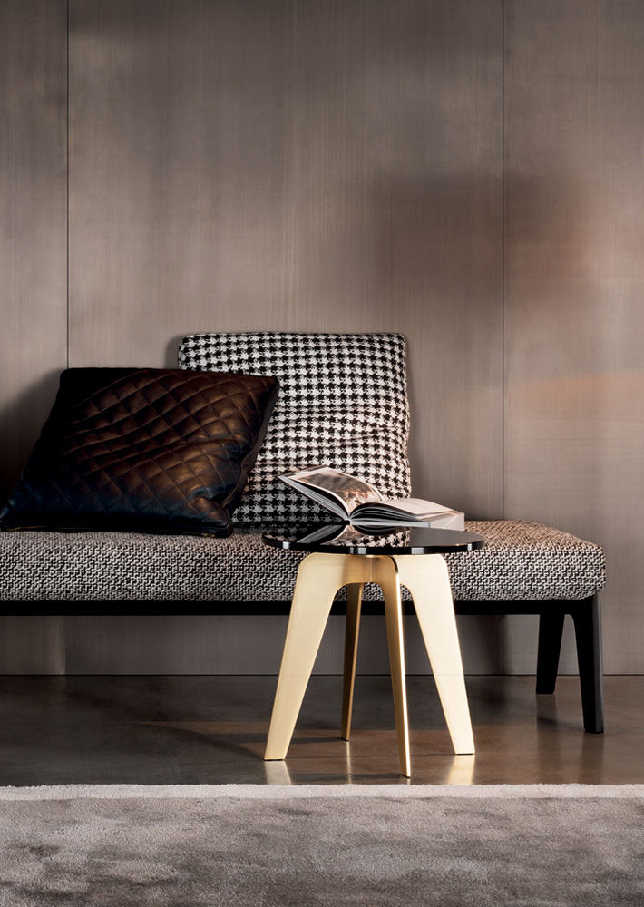 Угловой столик Minotti Kirk Cross в интерьере