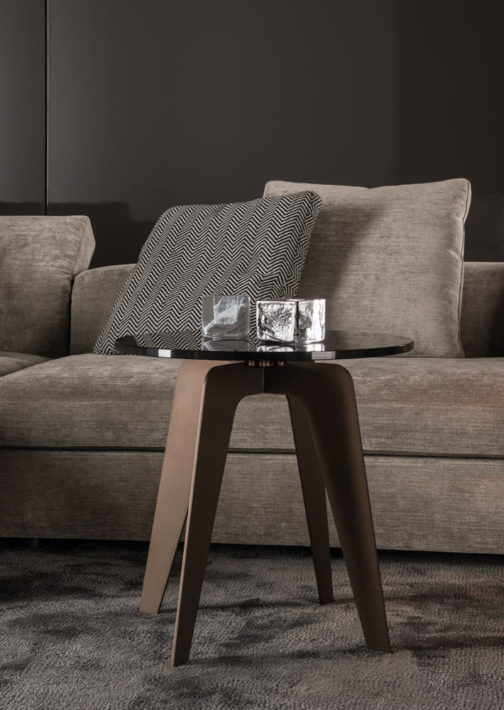 Угловой столик Minotti Kirk Cross в интерьере