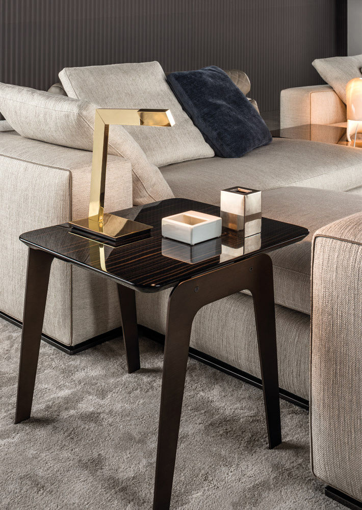 Угловой столик Minotti Kirk Jut Out Top в интерьере