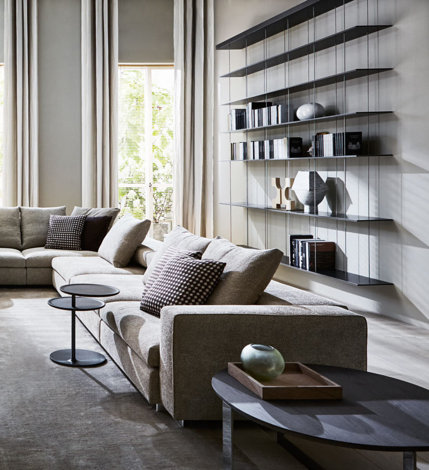 Угловой столик Molteni Vicino в интерьере