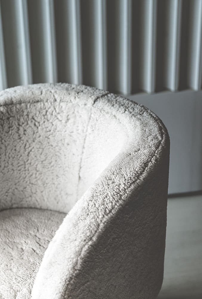 Стул Baxter Lazybones Mouton в интерьере