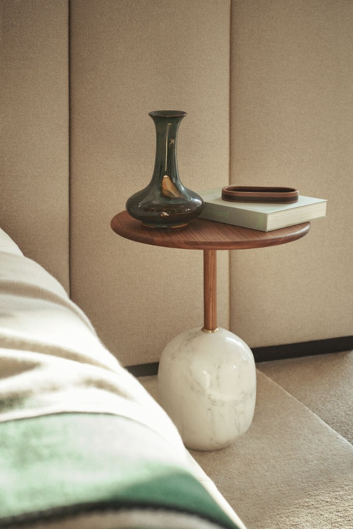 Угловой столик Fendi Bottini Marble в интерьере