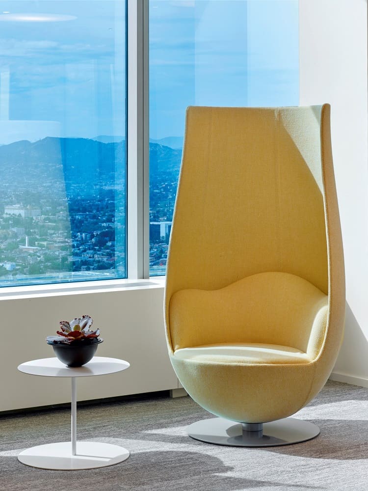 Кресло Marcel Wanders Tulip в интерьере