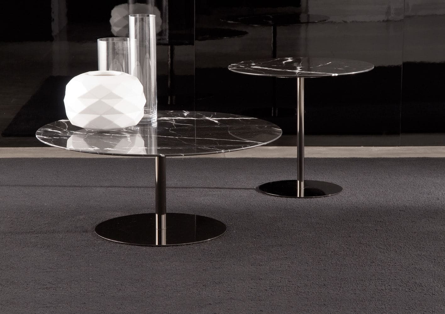 Угловой столик Minotti Bellagio в интерьере