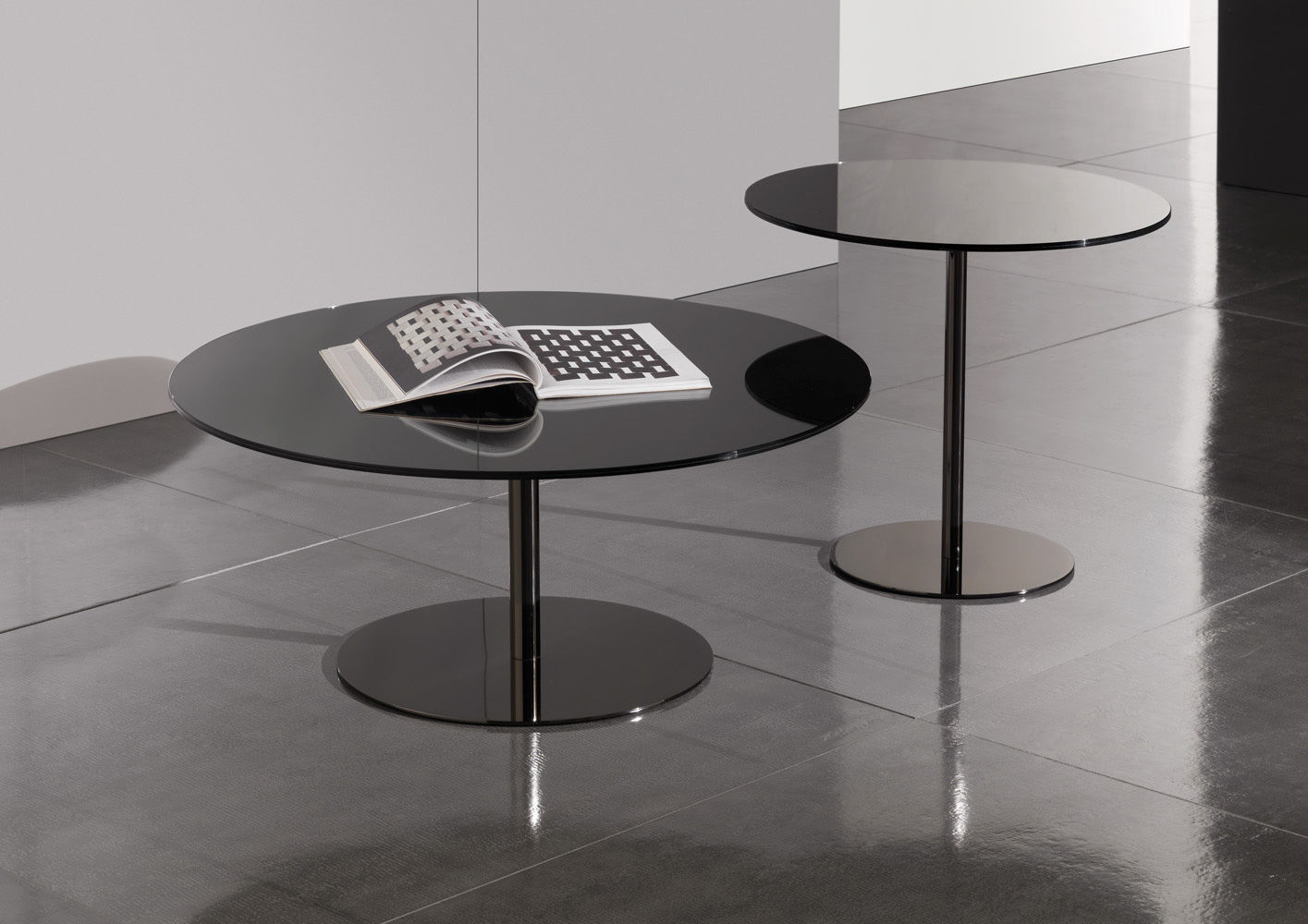 Угловой столик Minotti Bellagio в интерьере