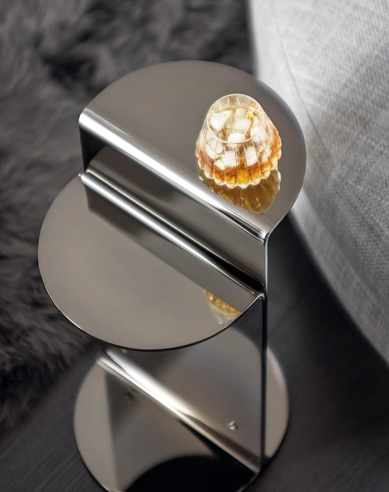 Угловой столик Minotti Flirt в интерьере