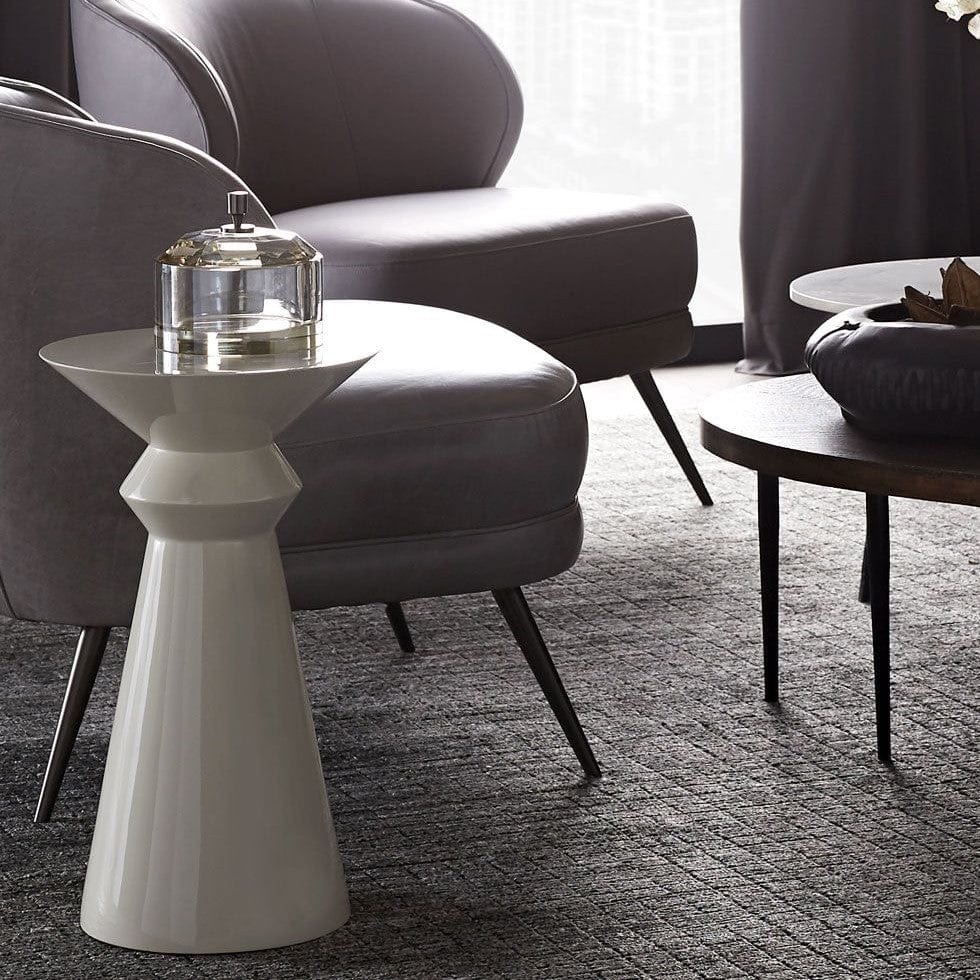 Угловой столик Arteriors Home Vlad в интерьере